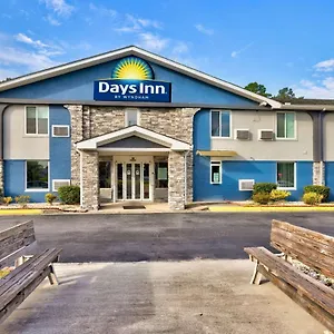 Days By Wyndham Gateway I-95 Hotel Savannah