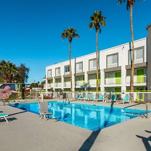 Revival Hotel Scottsdale